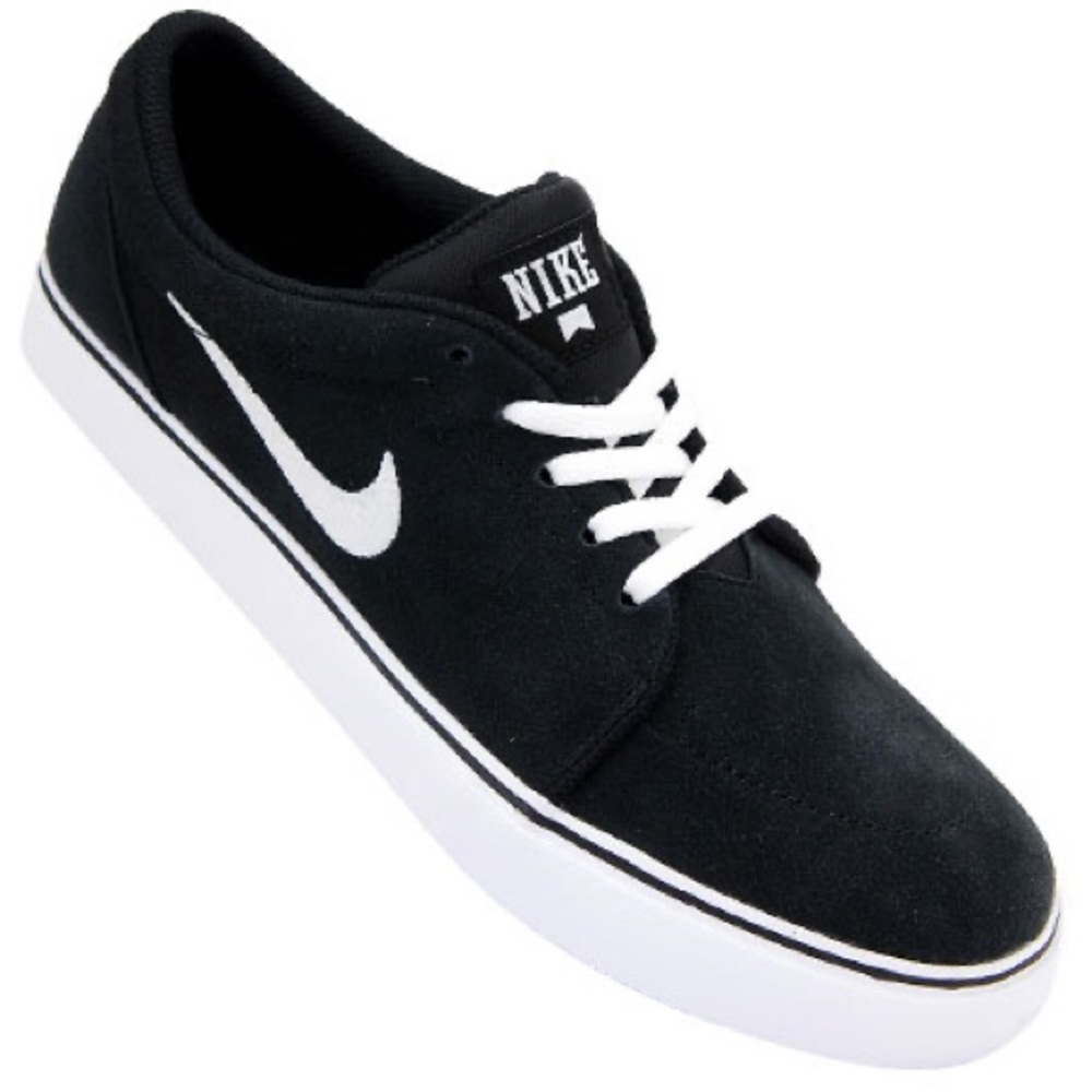 Nike Satire Tennis Shoes